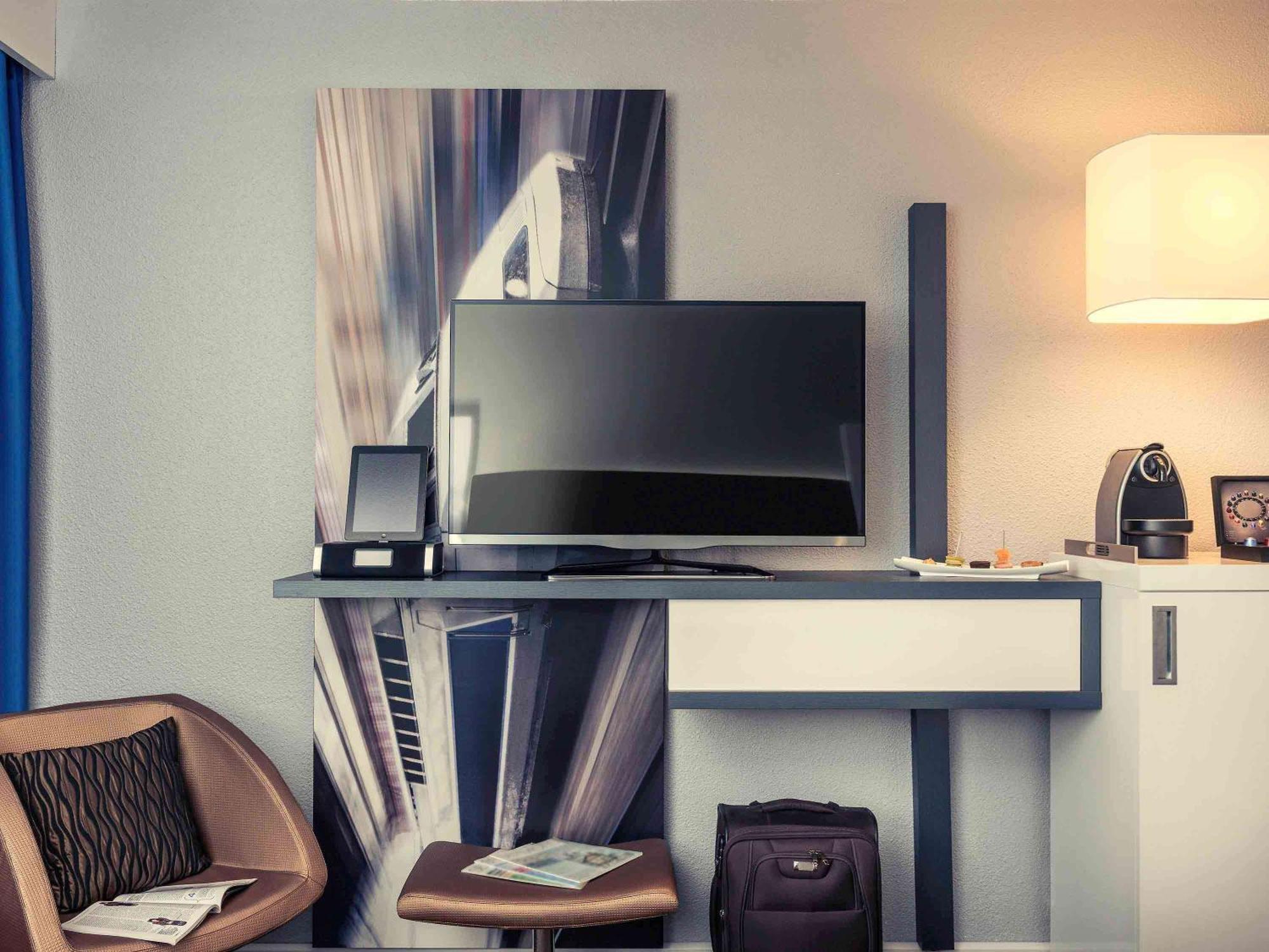 Mercure Paris Massy Gare Tgv Zewnętrze zdjęcie